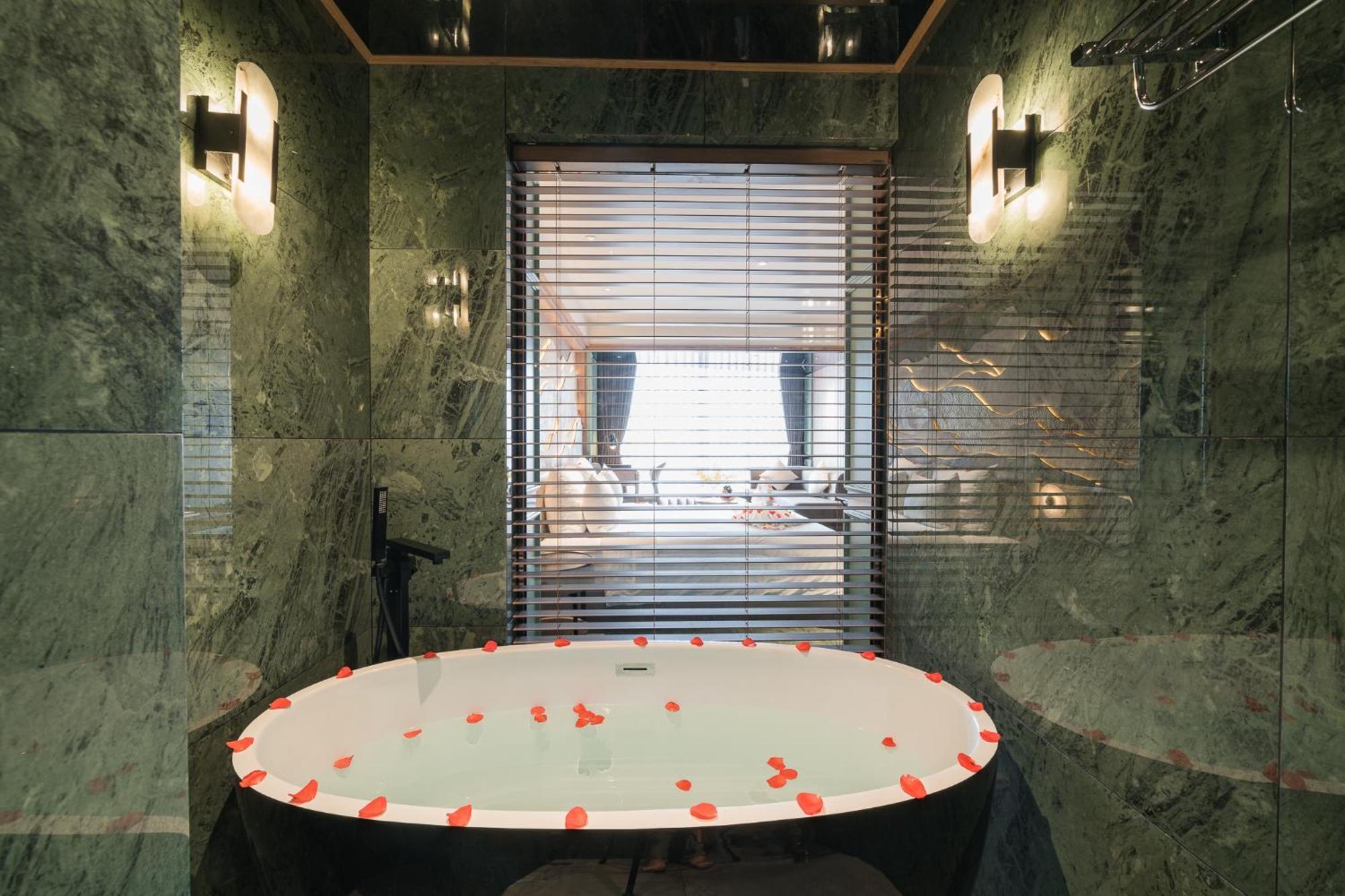 La Passion Premium Cau Go Hotell Hanoi Exteriör bild
